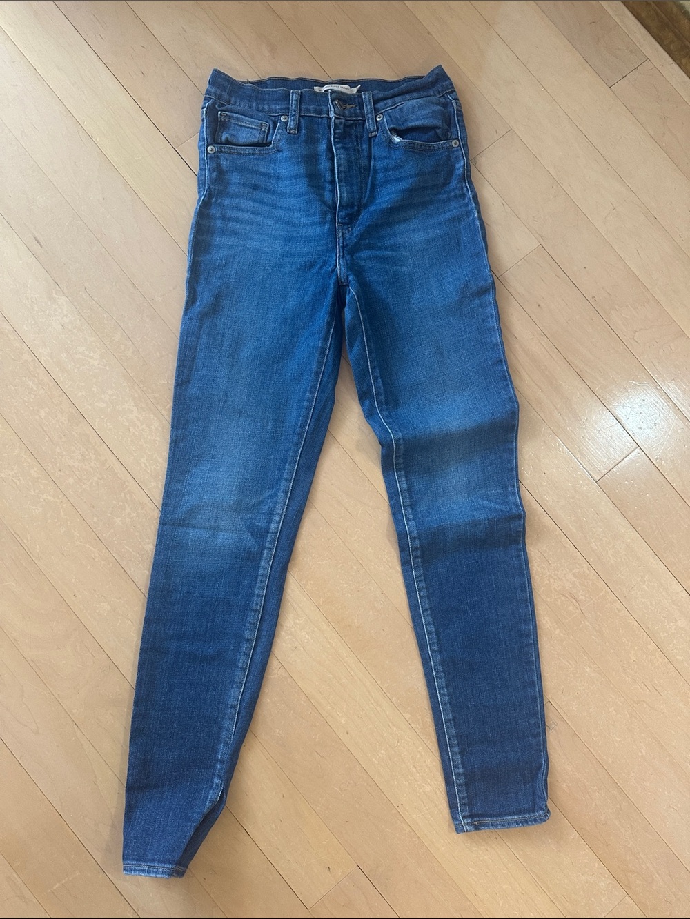 Levi's Women's Skinny Jeans in Medium Blue Wash